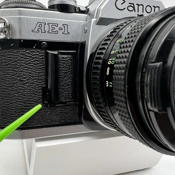 Canon AE-1 35mm SLR Film Camera w/ 50mm f1.8 S.C. & 80-200 mm 1:3.9 Lens-Manuals - Picture 9 of 13